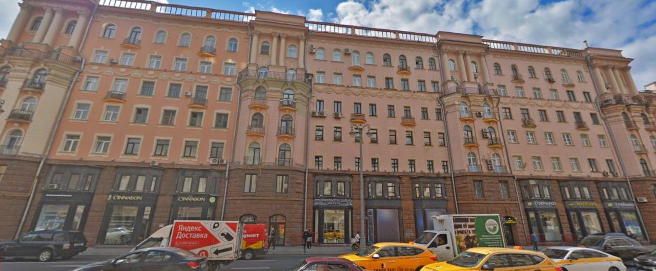 фасад дома, здание по адресу г Москва, ул Тверская, д 27 стр 1
